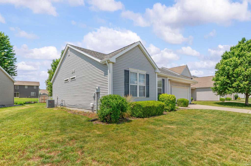 Photo of 51813 Melwood Court, South Bend, IN 46628 (MLS # 202623059)