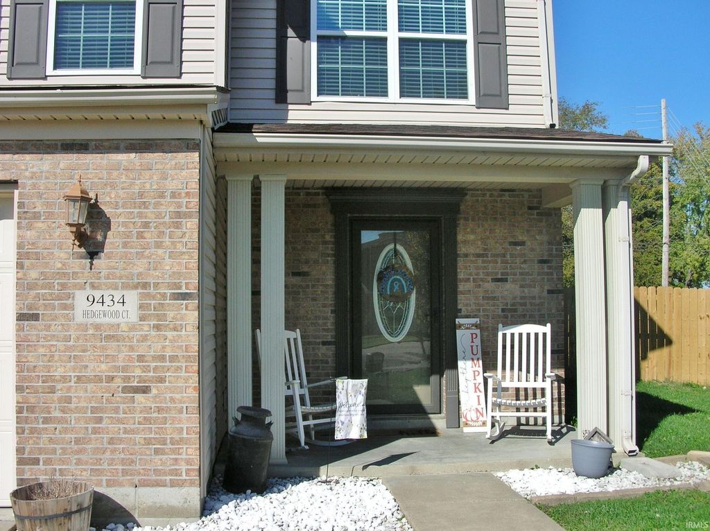 Photo of 9434 Hedgewood Court, Evansville, IN 47725 (MLS # 202544555)