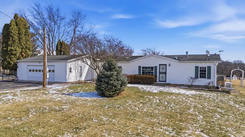 Photo of 619 S 600 E Road, Marion, IN 46953 (MLS # 202605993)