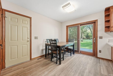 Tiny photo for 11033 Johnson Road, Fort Wayne, IN 46818 (MLS # 202643701)