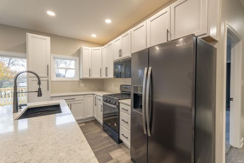 Tiny photo for 449 W Washington Street, Winamac, IN 46996 (MLS # 202539186)