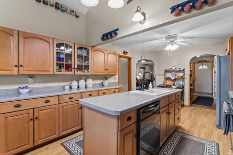 Tiny photo for 936 E Center Road, Kokomo, IN 46902 (MLS # 202615550)