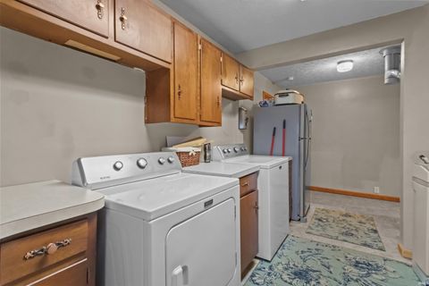 Tiny photo for 936 E Center Road, Kokomo, IN 46902 (MLS # 202615550)