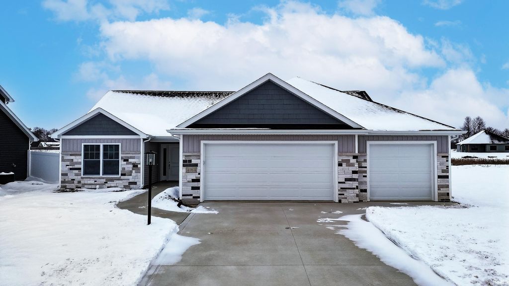 Photo of 4914 Whittlebury Drive, Fort Wayne, IN 46818 (MLS # 202548073)