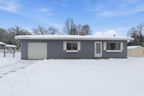 Photo of 2710 E Patterson Road, Warsaw, IN 46582 (MLS # 202548106)