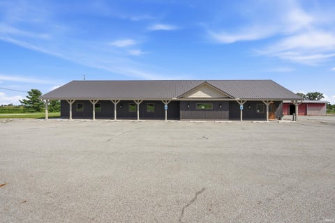 Tiny photo for 1680 Lincolnway W, Ligonier, IN 46767 (MLS # 202635233)