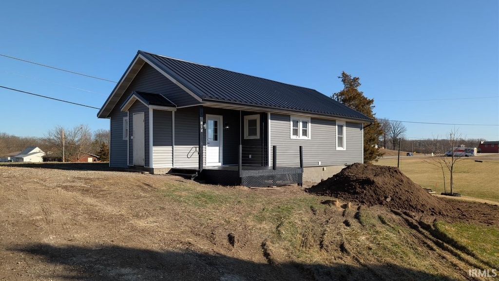 Photo of 812 S York Street, Albion, IN 46701 (MLS # 202608066)