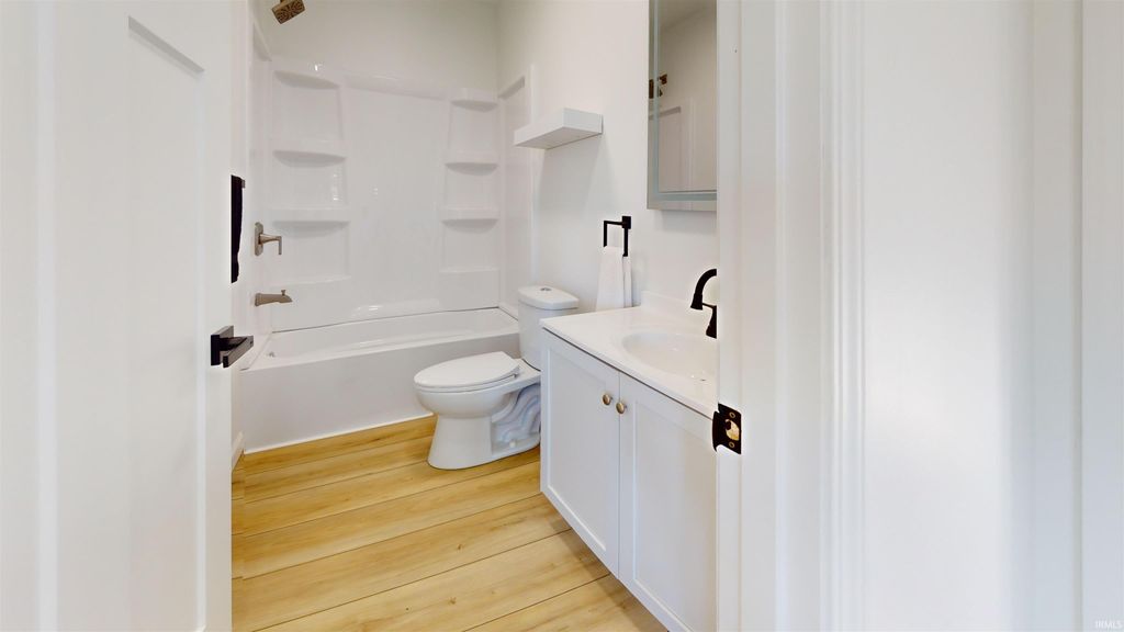 Photo of 812 S York Street, Albion, IN 46701 (MLS # 202608066)