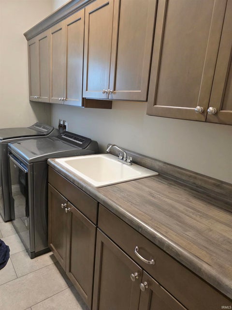 Tiny photo for 1049 Chesapeake Cove Drive, Lafayette, IN 47909 (MLS # 202639857)