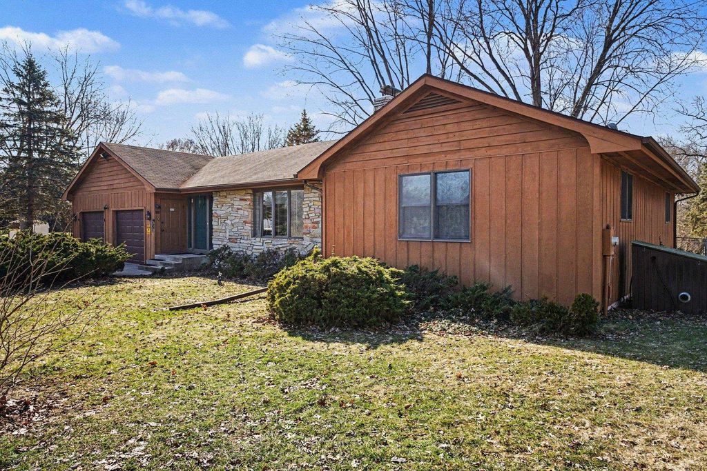 Photo of 50947 County Road 7 Road, Elkhart, IN 46514 (MLS # 202606898)