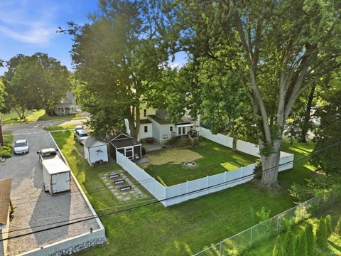 Tiny photo for 404 N Main Street, Syracuse, IN 46567 (MLS # 202630108)