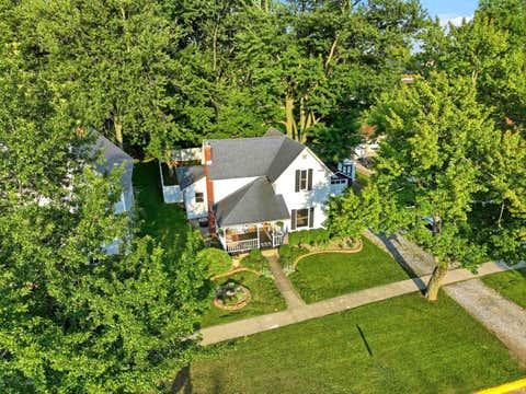 Tiny photo for 404 N Main Street, Syracuse, IN 46567 (MLS # 202630108)
