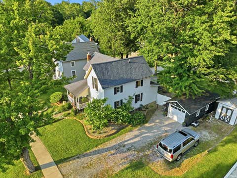 Tiny photo for 404 N Main Street, Syracuse, IN 46567 (MLS # 202630108)