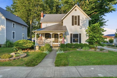 Tiny photo for 404 N Main Street, Syracuse, IN 46567 (MLS # 202630108)