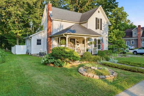 Tiny photo for 404 N Main Street, Syracuse, IN 46567 (MLS # 202630108)