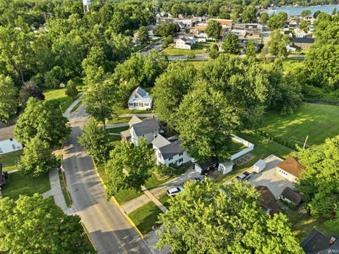 Tiny photo for 404 N Main Street, Syracuse, IN 46567 (MLS # 202630108)