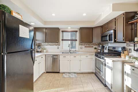Tiny photo for 404 N Main Street, Syracuse, IN 46567 (MLS # 202630108)