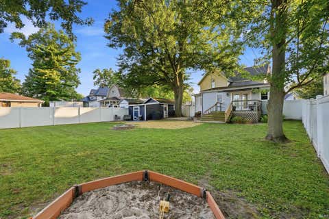 Tiny photo for 404 N Main Street, Syracuse, IN 46567 (MLS # 202630108)