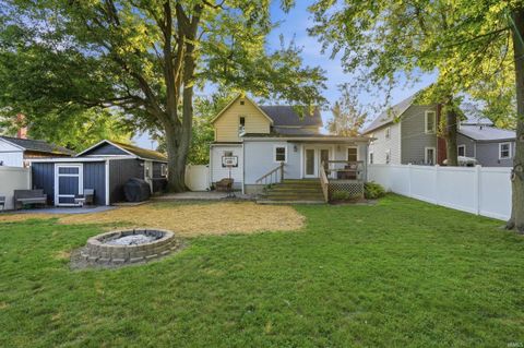 Tiny photo for 404 N Main Street, Syracuse, IN 46567 (MLS # 202630108)