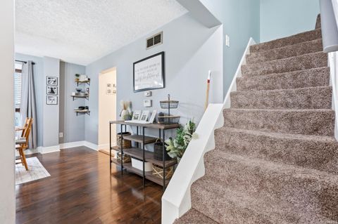 Tiny photo for 404 N Main Street, Syracuse, IN 46567 (MLS # 202630108)