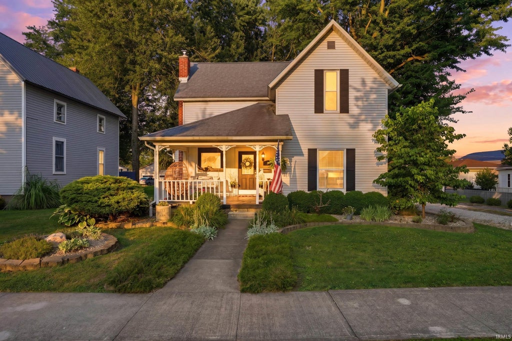 Photo of 404 N Main Street, Syracuse, IN 46567 (MLS # 202630108)