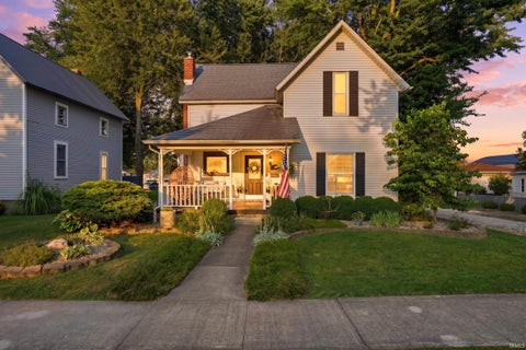 Photo of 404 N Main Street, Syracuse, IN 46567 (MLS # 202630108)