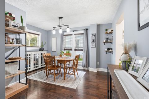 Tiny photo for 404 N Main Street, Syracuse, IN 46567 (MLS # 202630108)