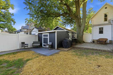 Tiny photo for 404 N Main Street, Syracuse, IN 46567 (MLS # 202630108)