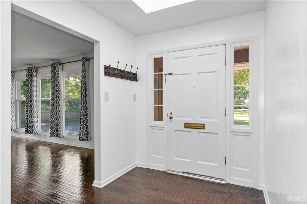 Photo of 672 Colony Road, Evansville, IN 47714 (MLS # 202644094)