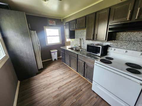 Tiny photo for 2706 Charlotte Avenue, Fort Wayne, IN 46805 (MLS # 202608124)