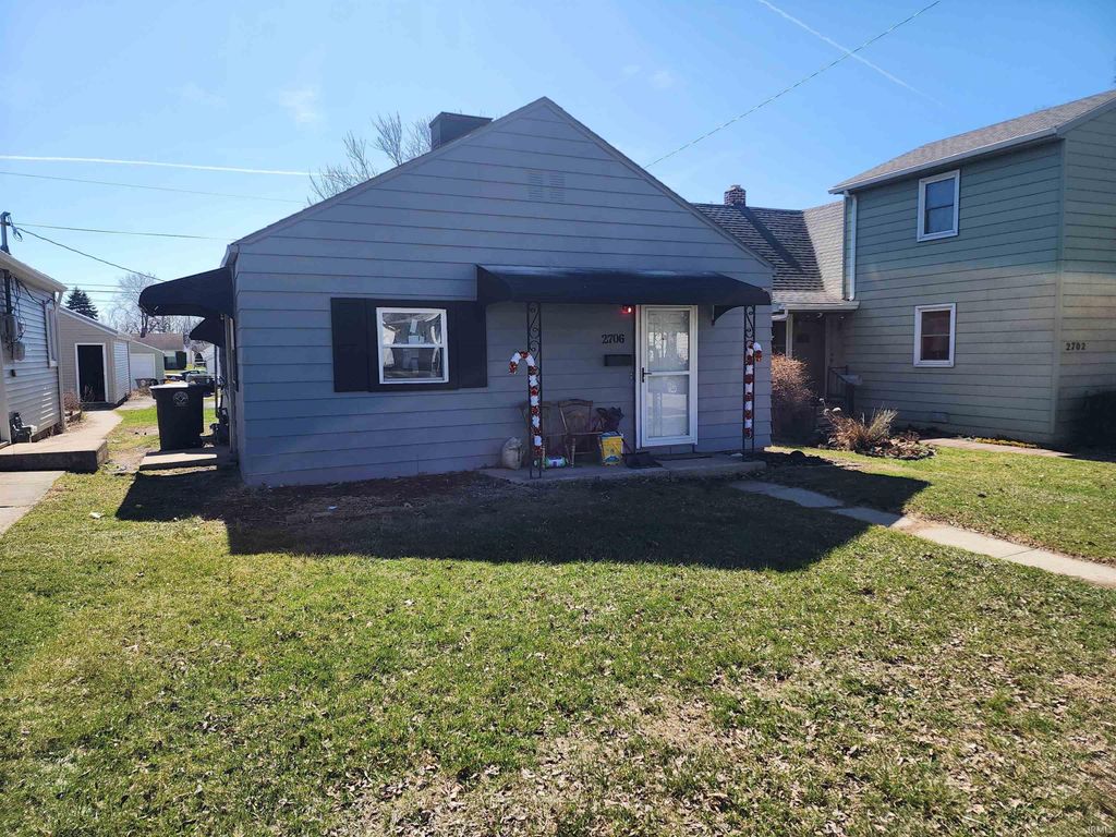 Photo of 2706 Charlotte Avenue, Fort Wayne, IN 46805 (MLS # 202608124)