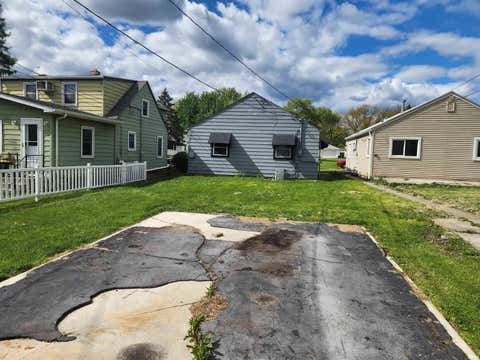 Tiny photo for 2706 Charlotte Avenue, Fort Wayne, IN 46805 (MLS # 202608124)