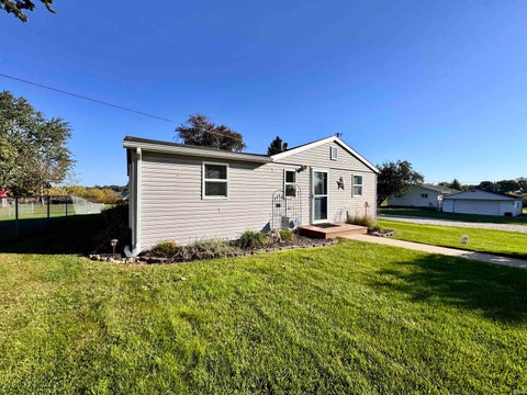 Tiny photo for 11446 W South Park Road, Kewanna, IN 46939 (MLS # 202641898)