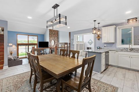 Tiny photo for 1223 Brandywine Road, Crown Point, IN 46307 (MLS # 202619921)