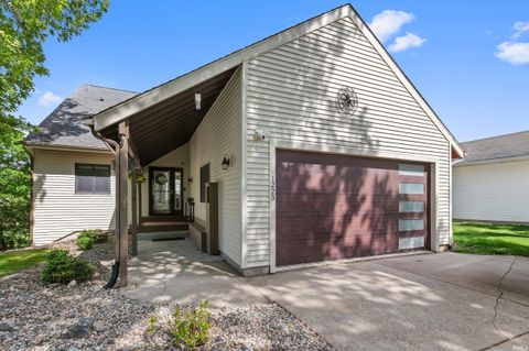Photo of 1223 Brandywine Road, Crown Point, IN 46307 (MLS # 202619921)