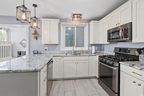 Tiny photo for 1223 Brandywine Road, Crown Point, IN 46307 (MLS # 202619921)
