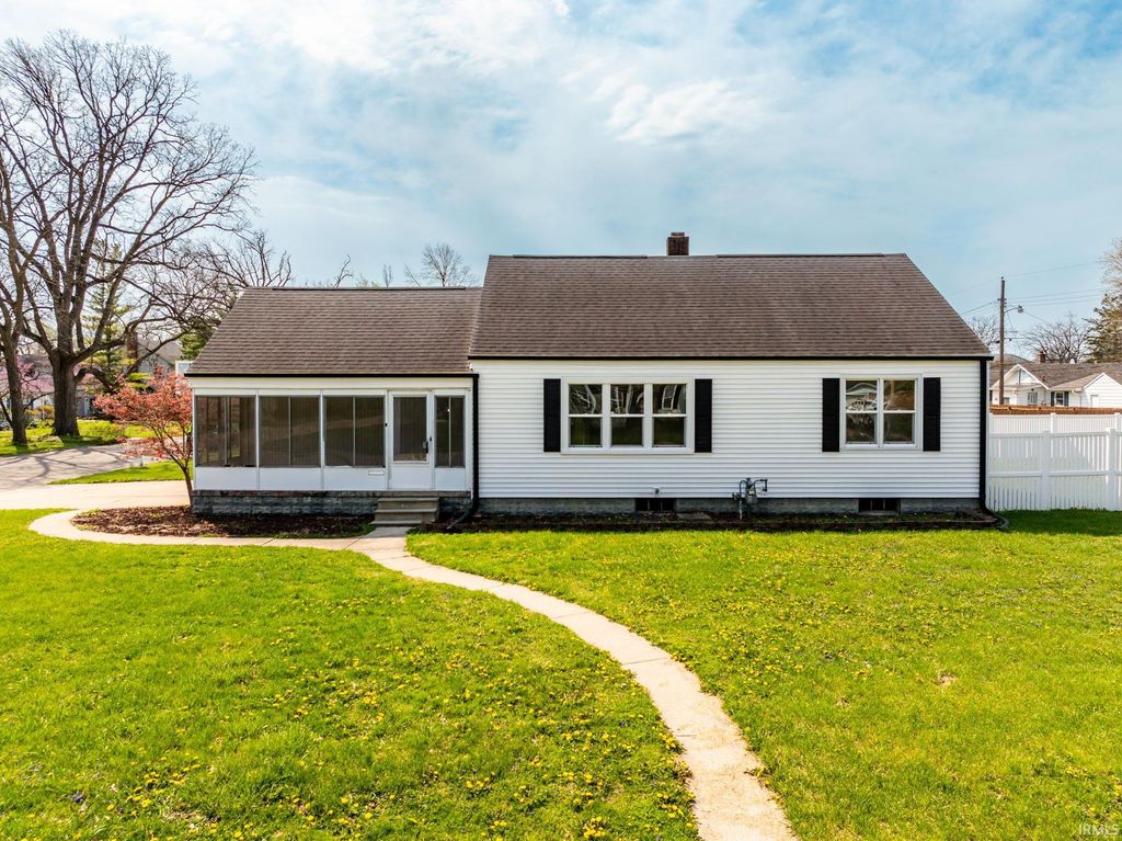 Photo of 1301 W Cowing Drive, Muncie, IN 47304 (MLS # 202612396)