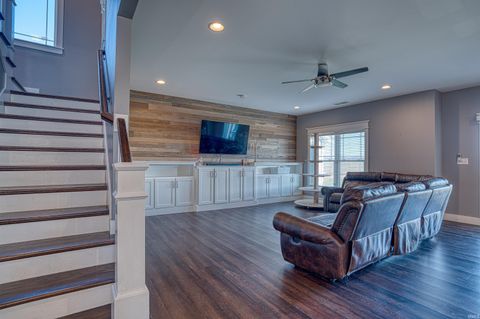 Tiny photo for 1330 Helen Court, Boonville, IN 47601 (MLS # 202622760)