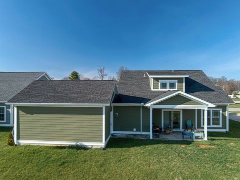 Tiny photo for 1330 Helen Court, Boonville, IN 47601 (MLS # 202622760)