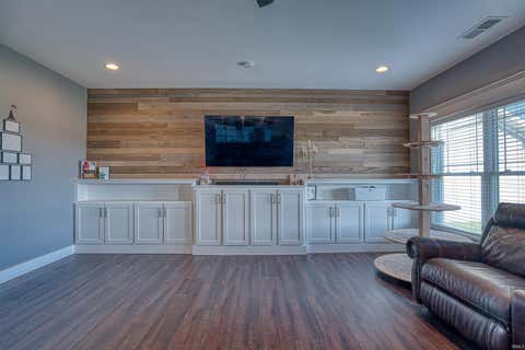 Tiny photo for 1330 Helen Court, Boonville, IN 47601 (MLS # 202622760)
