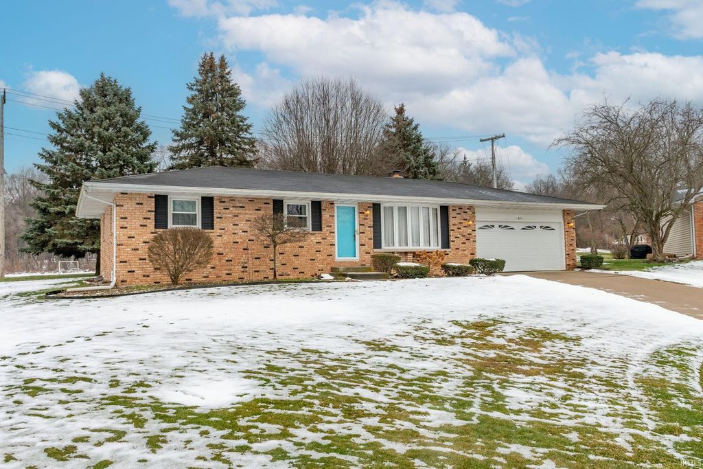 Photo of 821 GREENMOUNT Court, Mishawaka, IN 46544 (MLS # 202600636)