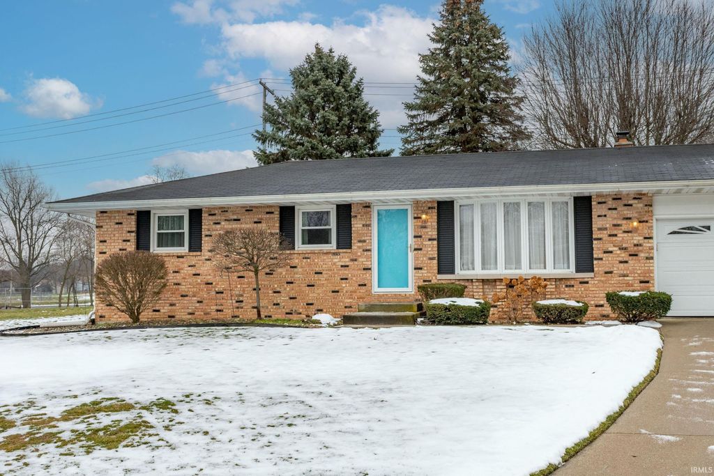 Photo of 821 GREENMOUNT Court, Mishawaka, IN 46544 (MLS # 202600636)