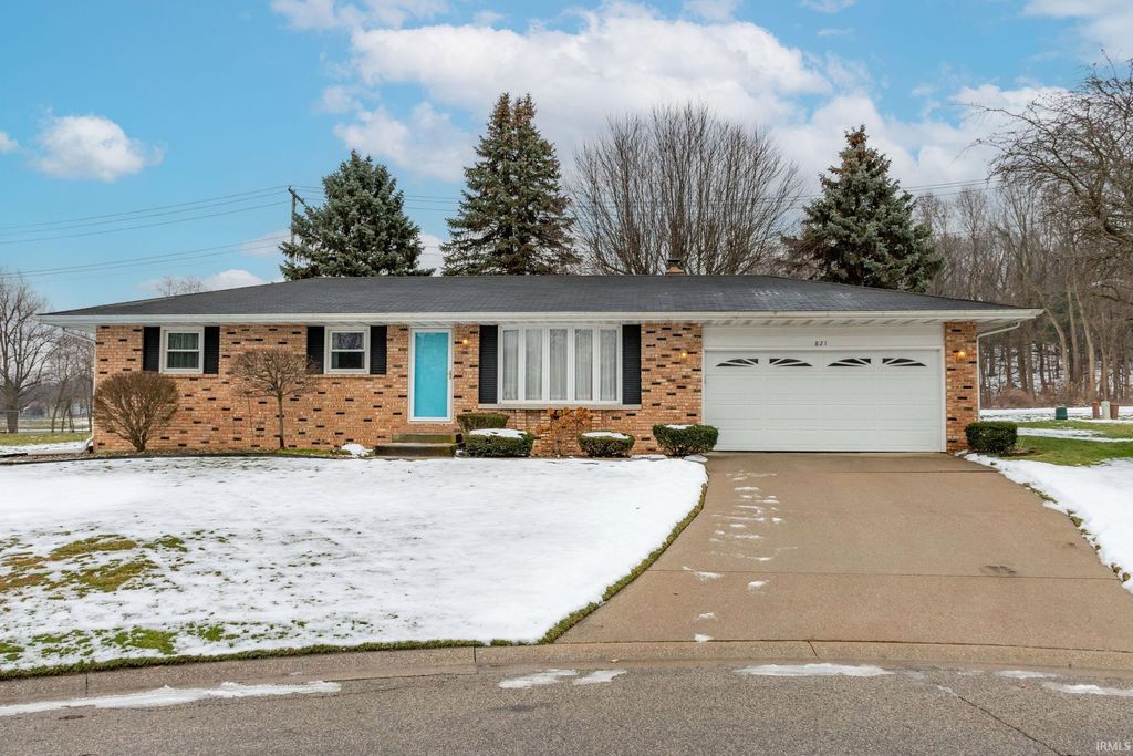 Photo of 821 GREENMOUNT Court, Mishawaka, IN 46544 (MLS # 202600636)