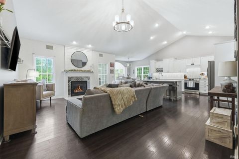 Tiny photo for 284 S Cross Creek Way Way, Columbia City, IN 46725 (MLS # 202618646)