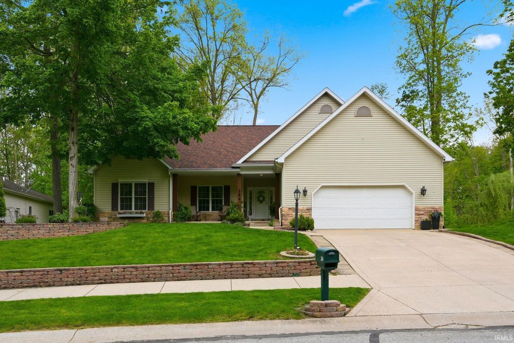 Photo of 284 S Cross Creek Way Way, Columbia City, IN 46725 (MLS # 202618646)