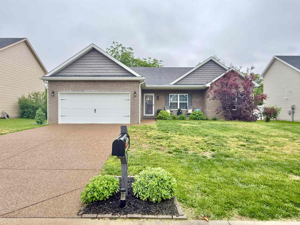 Photo of 1400 Breezy Creek Drive, Evansville, IN 47720 (MLS # 202616890)