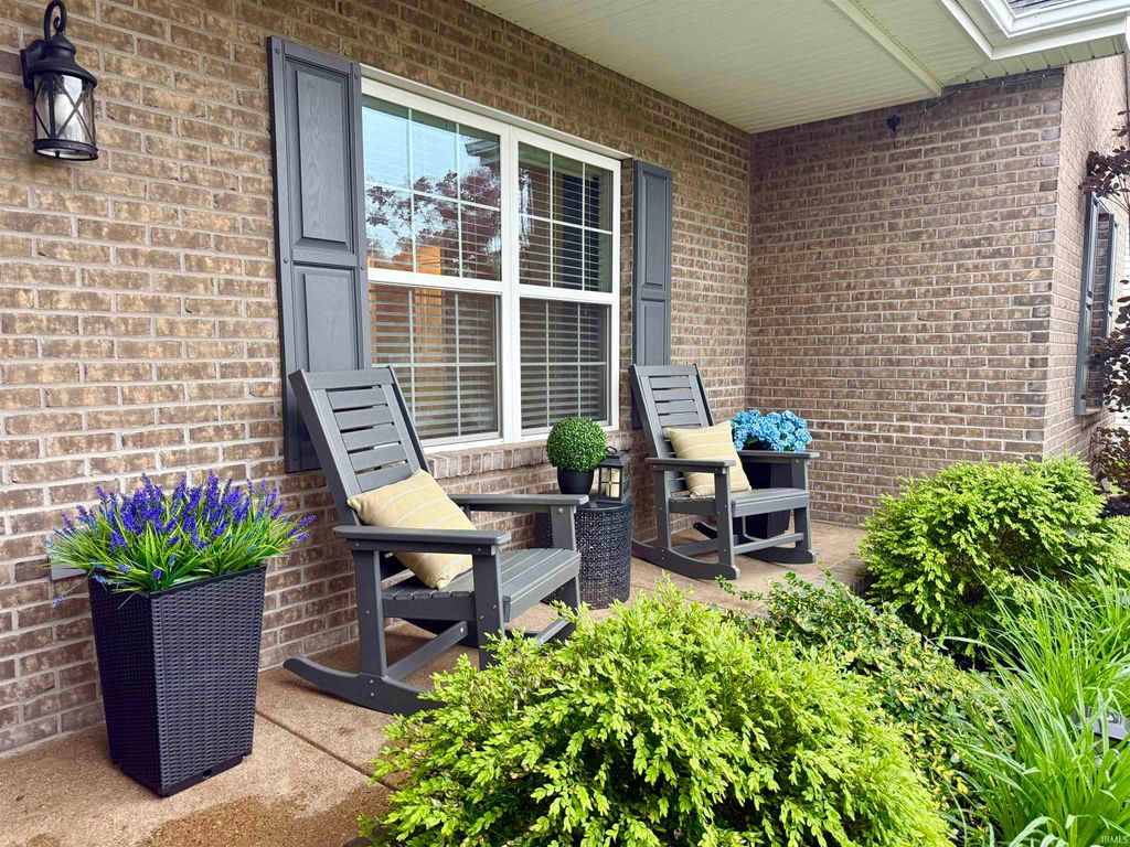 Photo of 1400 Breezy Creek Drive, Evansville, IN 47720 (MLS # 202616890)