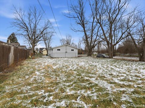 Tiny photo for 3508 E Wysor Street, Muncie, IN 47303 (MLS # 202609010)