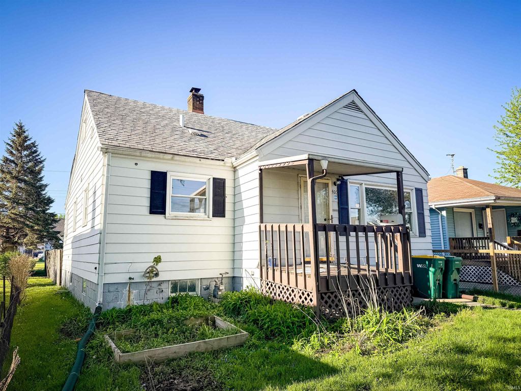 Photo of 405 W 13th Street, Mishawaka, IN 46544 (MLS # 202613947)