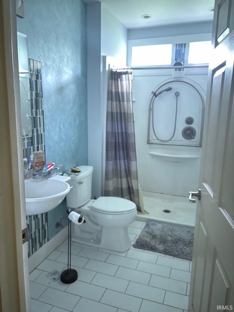 Tiny photo for 163 Superior Boulevard, Elkhart, IN 46516 (MLS # 202625511)